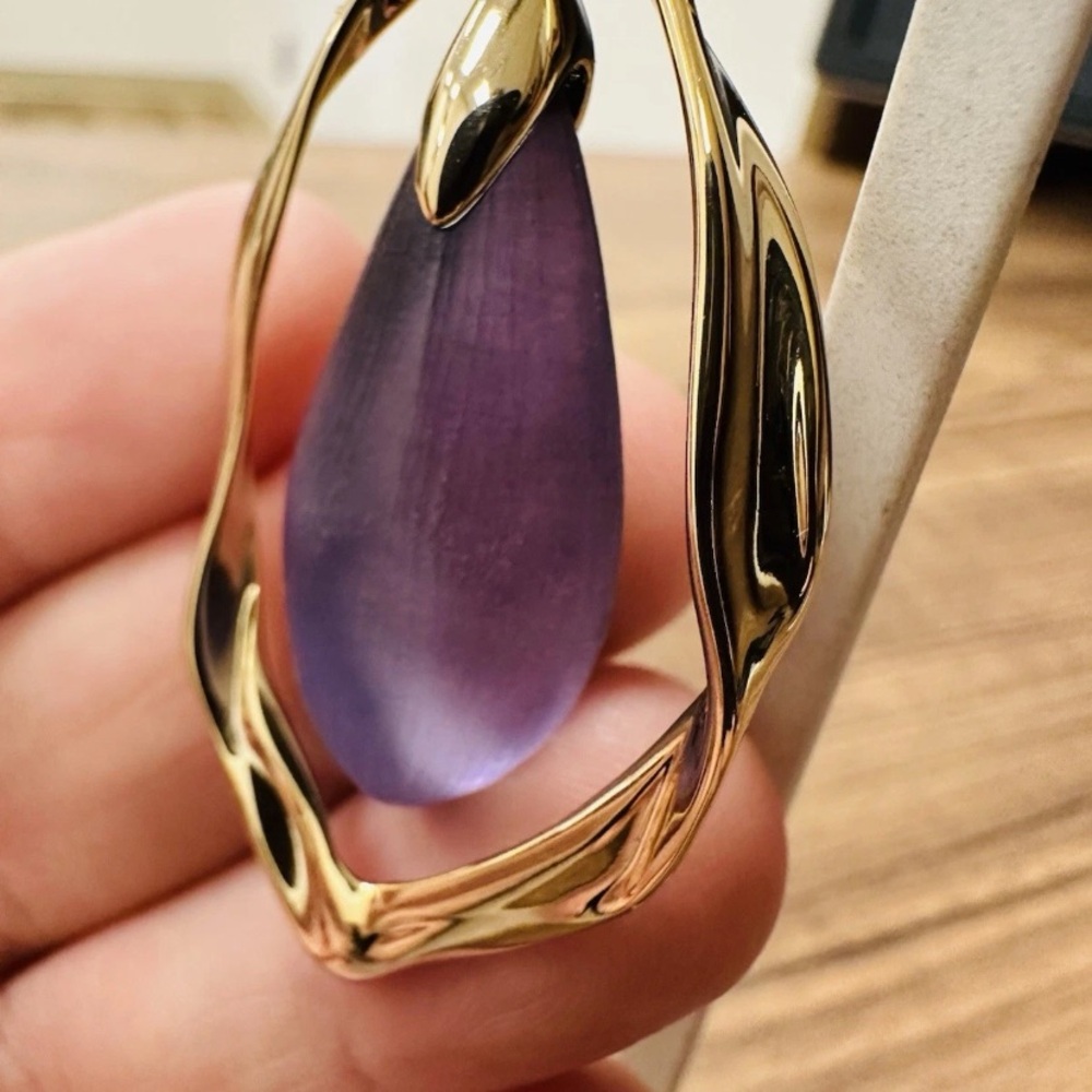 Alexis Bittar Purple Lucite in Gold Tone Setting Teardrop Earrings 2.5” long New - Picture 3 of 8